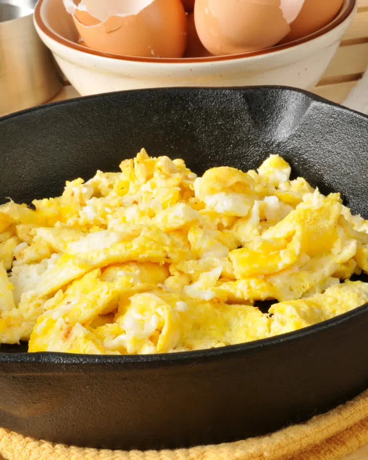 scrambled eggs in cast iron